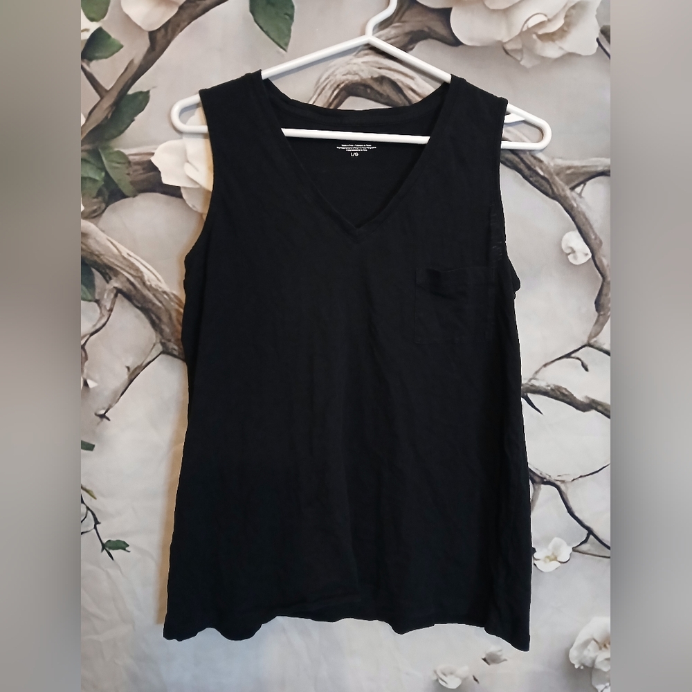 Max Studio Black V-Neck Tank Top